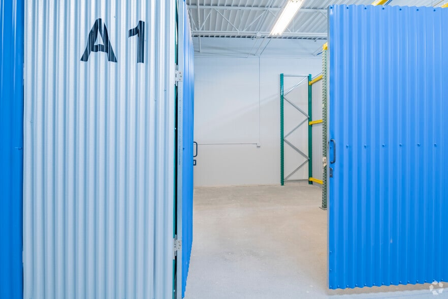 More Photos Of 10949 E Peakview Ave, Englewood Manufacturing For Lease