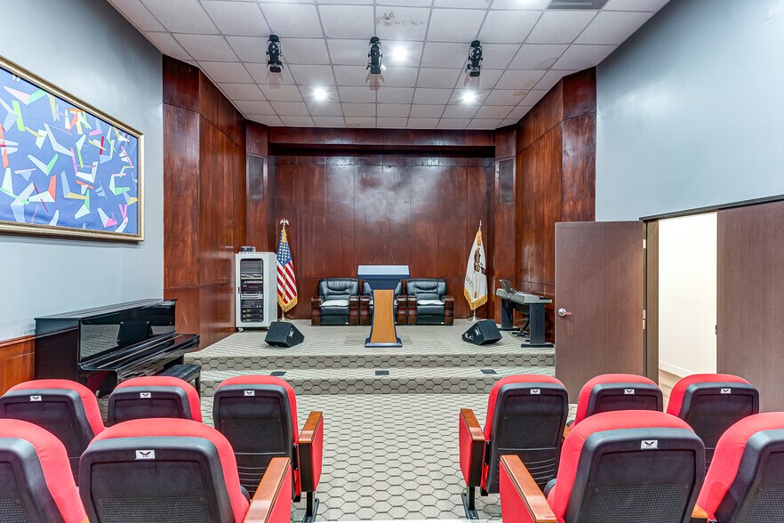 More Photos Of 702 W Holt Ave, Pomona Freestanding For Sale