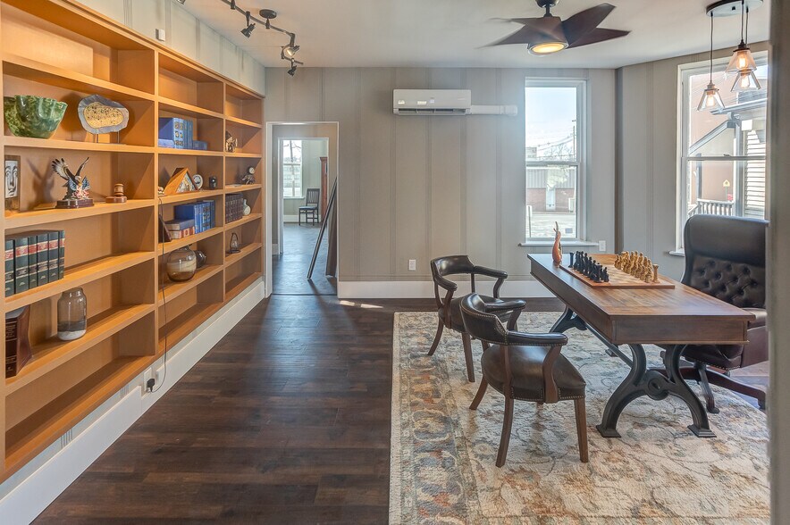 More Photos Of 205 S Illinois St, Belleville Office Residential For Sale
