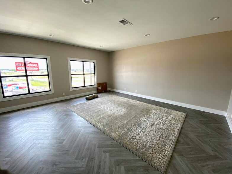 More Photos Of 13340 US 287 & 81, Haslet Office For Lease