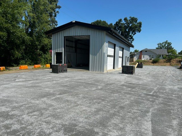 More Photos Of 25 Marietta Pl NW, Concord Industrial For Lease