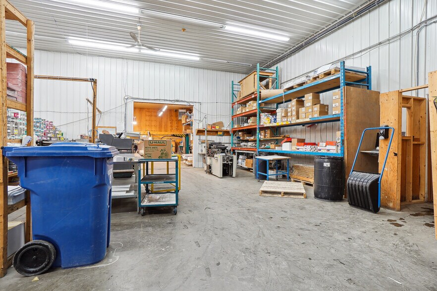 More Photos Of 717 St Saint-Pierre S, Joliette Manufacturing For Lease