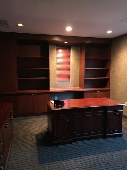 More Photos Of 1630 Maple Rd, Buffalo Medical For Lease