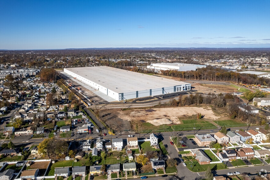 More Photos Of 1289 Rahway Ave, Avenel Distribution For Lease