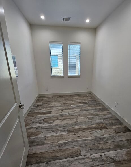 More Photos Of 21777 Merchants Way, Katy Office For Lease