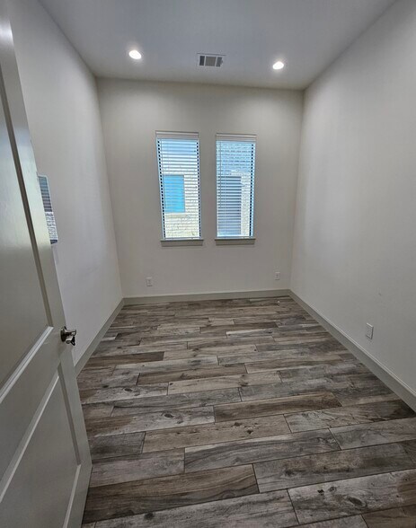 More Photos Of 21777 Merchants Way, Katy Office For Lease