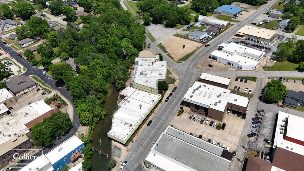 More Photos Of 305 E Main St, Siloam Springs Office For Sale