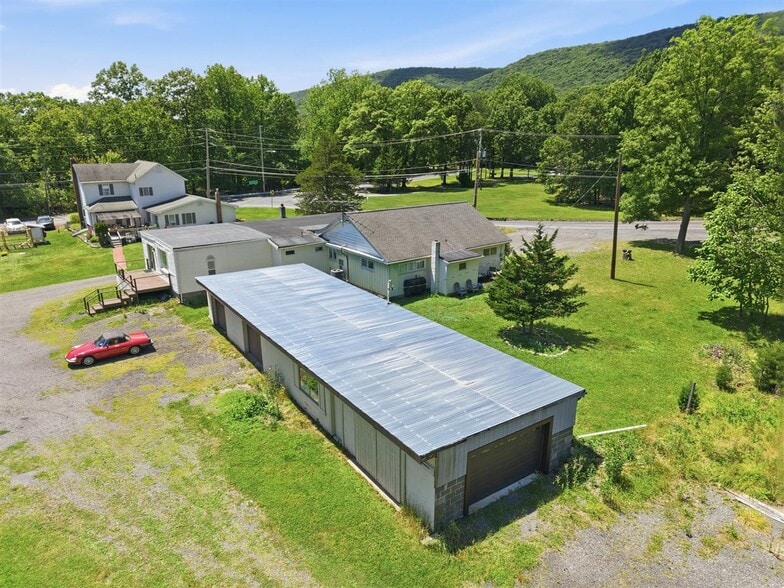 More Photos Of 90 N Franklin St, Pen Argyl Office Residential For Sale