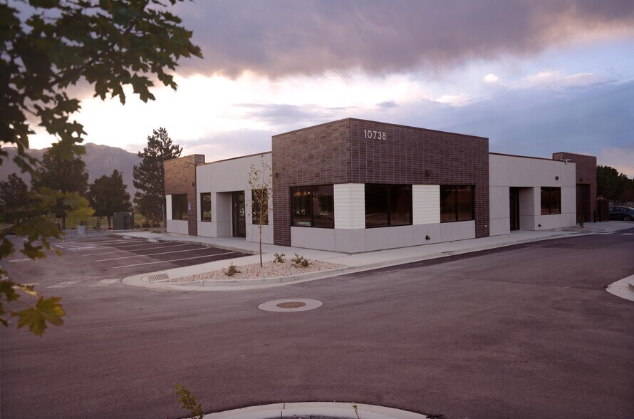 More Photos Of 10738 S Beckstead Ln, South Jordan Office For Lease