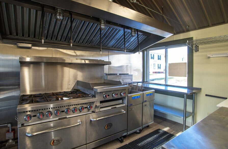 More Photos Of 82 Western Ave, Brattleboro Restaurant For Sale