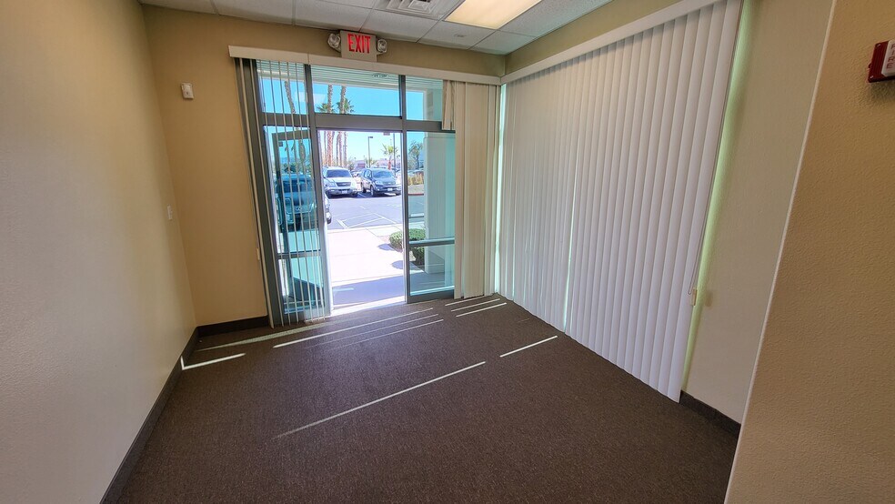 More Photos Of 7381 Prairie Falcon Rd, Las Vegas Medical For Lease