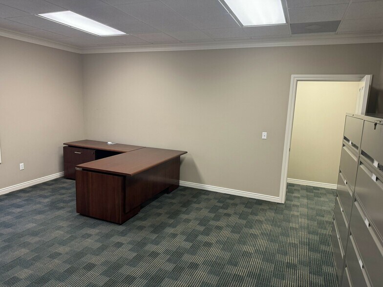 More Photos Of 20844 Harper Ave, Harper Woods Office For Sale