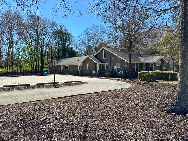 More Photos Of 895 Oglethorpe Ave, Athens Daycare Center For Sale