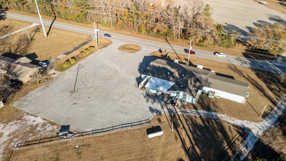 More Photos Of 2383 Hwy 58, Swansboro Restaurant For Sale