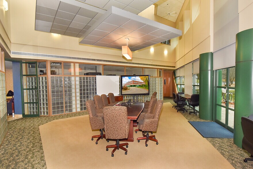 More Photos Of 755 Winding Brook Dr, Glastonbury Office For Sale