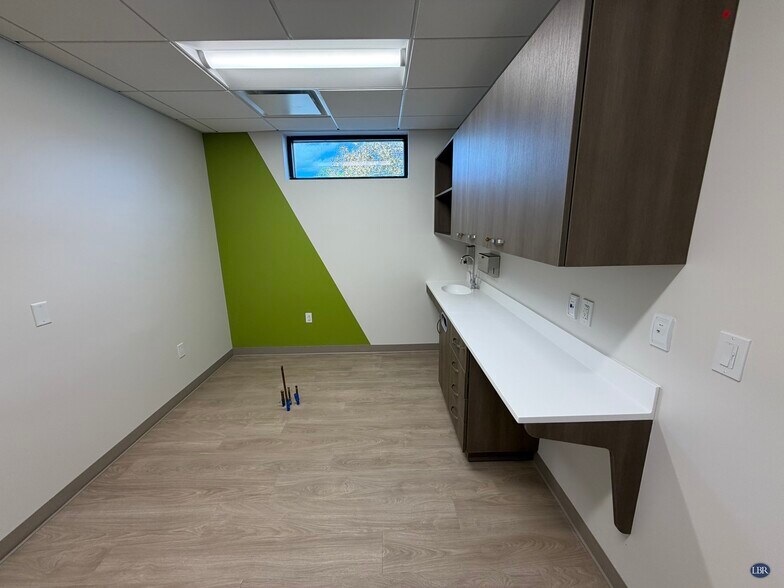 More Photos Of 548 Barton Blvd, Rockledge Medical For Lease