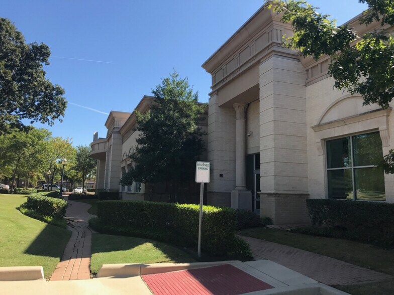 More Photos Of 1900 Ballpark Way, Arlington Office For Sale