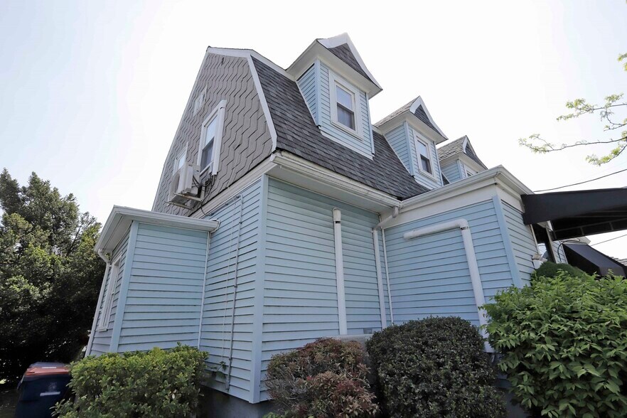 More Photos Of 66 Rockdale Ave, New Bedford Office For Sale