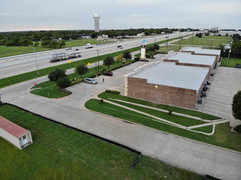More Photos Of 202 N Interstate 35 Service Rd, Red Oak Unknown For Lease