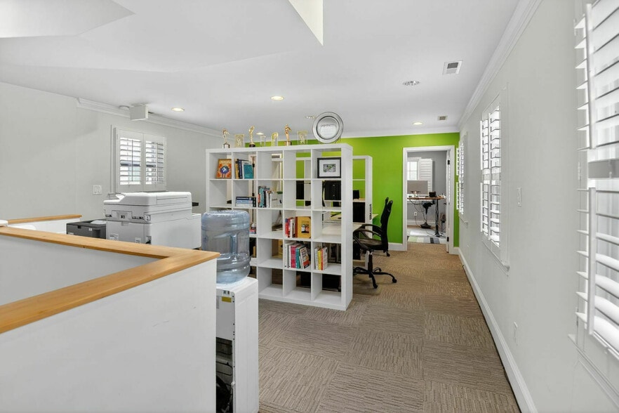 More Photos Of 110 S Columbus St, Alexandria Storefront Retail Office For Sale