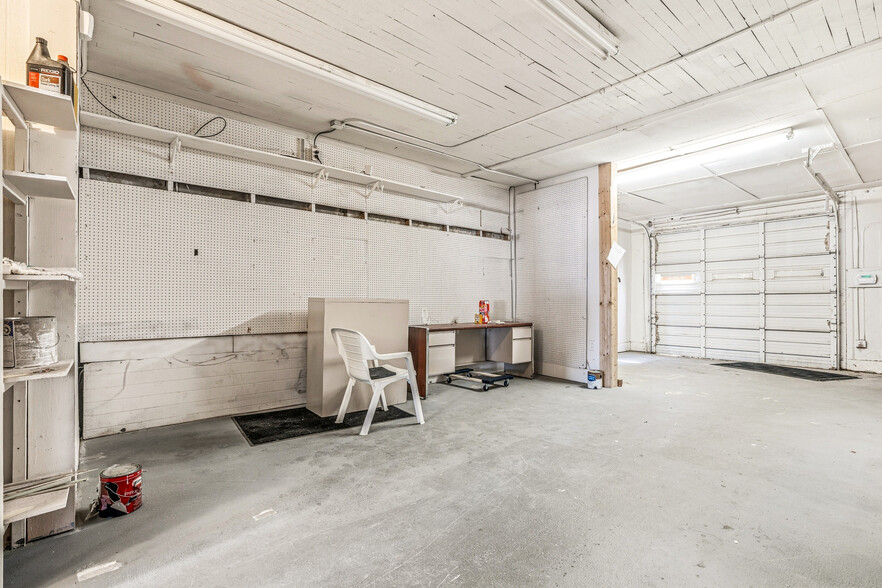 More Photos Of 410 Grayson Pky, Grayson Storefront For Sale