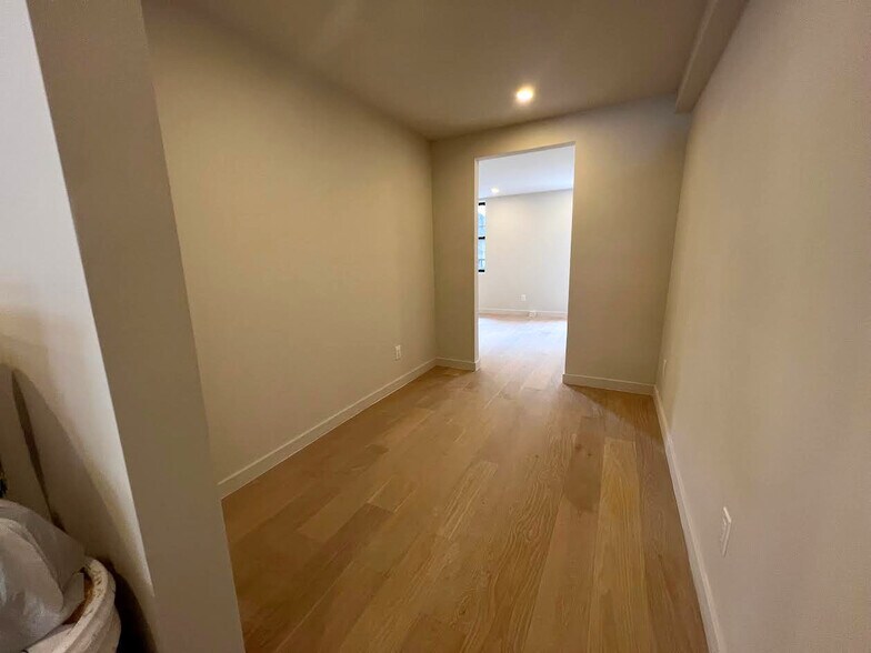 More Photos Of 294 Atlantic Ave, Brooklyn Storefront Retail Residential For Lease