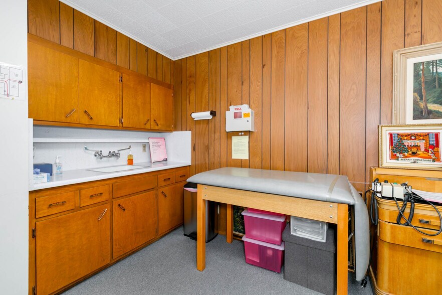 More Photos Of 95 W Sierra Madre Blvd, Sierra Madre Medical For Sale