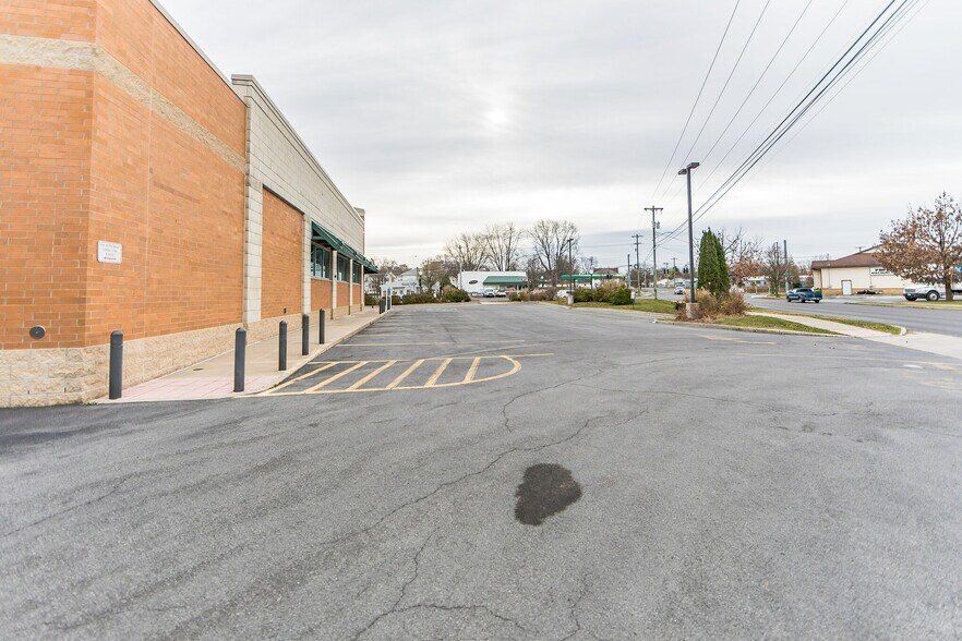 More Photos Of 301 Genesee St, Auburn Freestanding For Lease