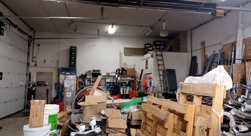 More Photos Of 1466 Lagan Way, Ottawa Light Distribution For Sale