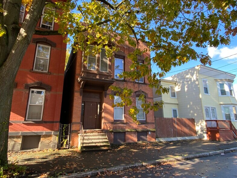 More Photos Of 31 Congress St, Cohoes Apartments For Sale