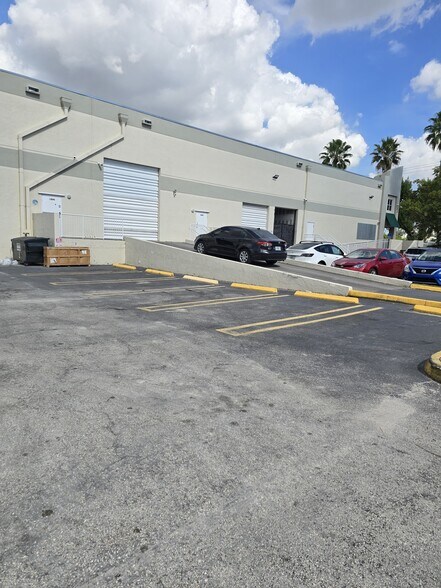 More Photos Of 4696 NW 74th Ave, Miami Industrial For Lease