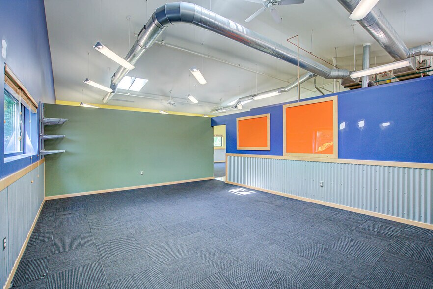 More Photos Of 6200 Nesbitt Rd, Fitchburg Storefront Retail Office For Lease