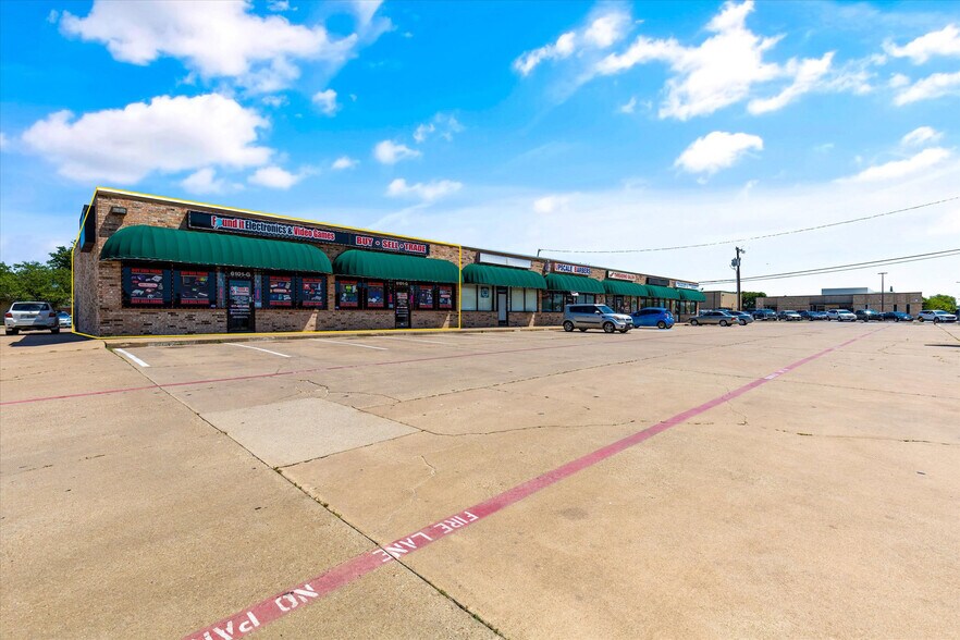 Primary Photo Of 6101 Watauga Rd, Watauga Unknown For Lease