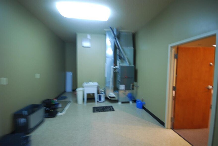 More Photos Of 44 Three Way Ln, Humboldt Office For Sale