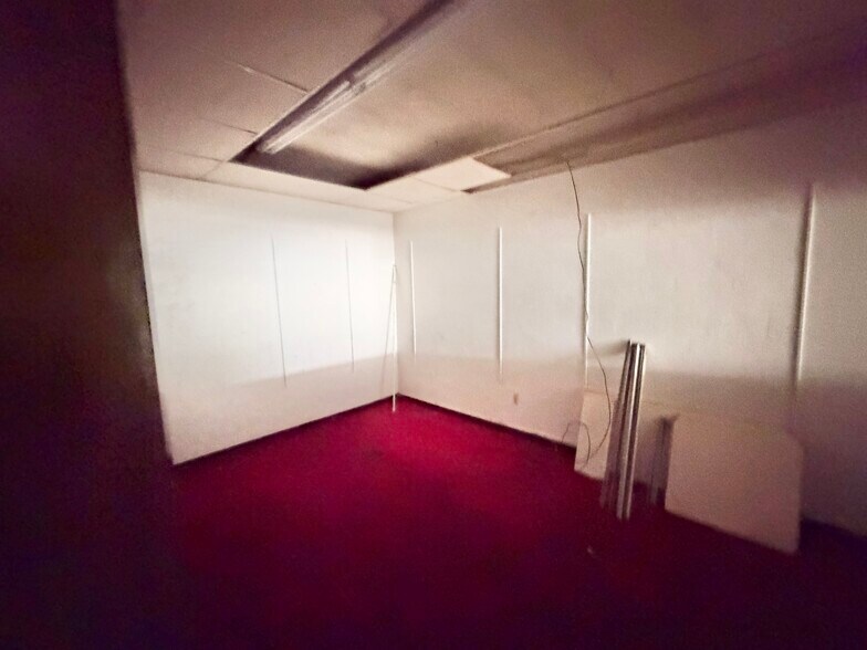 More Photos Of 717 W Lewis St, Pasco Storefront For Sale