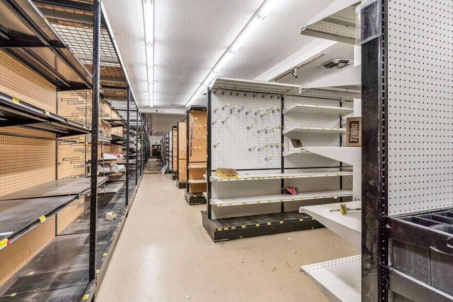 More Photos Of 1630 E Main St, Canon City General Retail For Sale