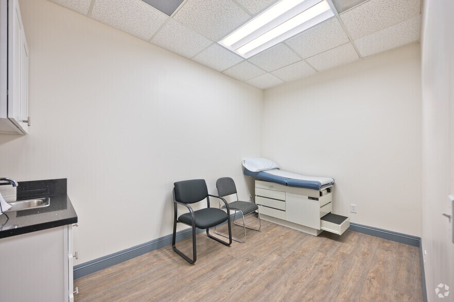 More Photos Of 10807 Laurel St, Rancho Cucamonga Medical For Sale