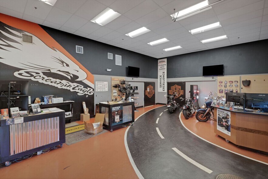More Photos Of 330 Cattlemen Rd, Sarasota Auto Dealership For Sale