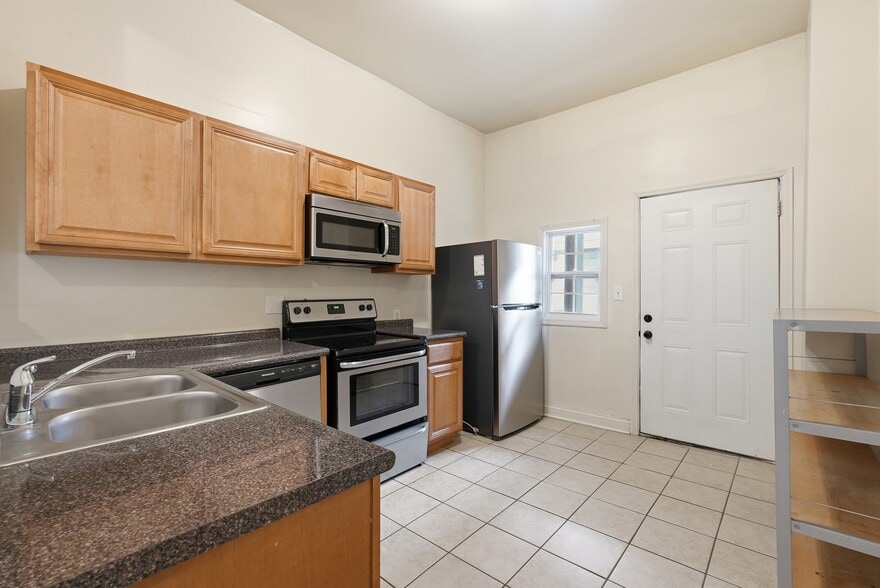 More Photos Of 309 W 41st St, Savannah Multifamily For Sale