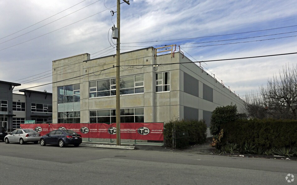 More Photos Of 9111 Beckwith Rd, Richmond Warehouse For Lease