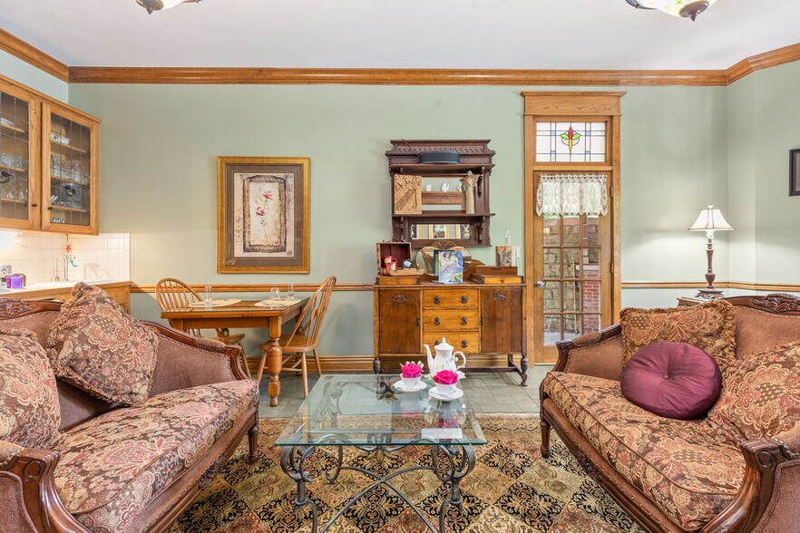 More Photos Of 46 Hillside Ave, Eureka Springs Hospitality For Sale