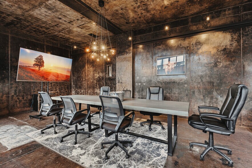 More Photos Of 311-321 Sixth St, San Antonio Office For Sale