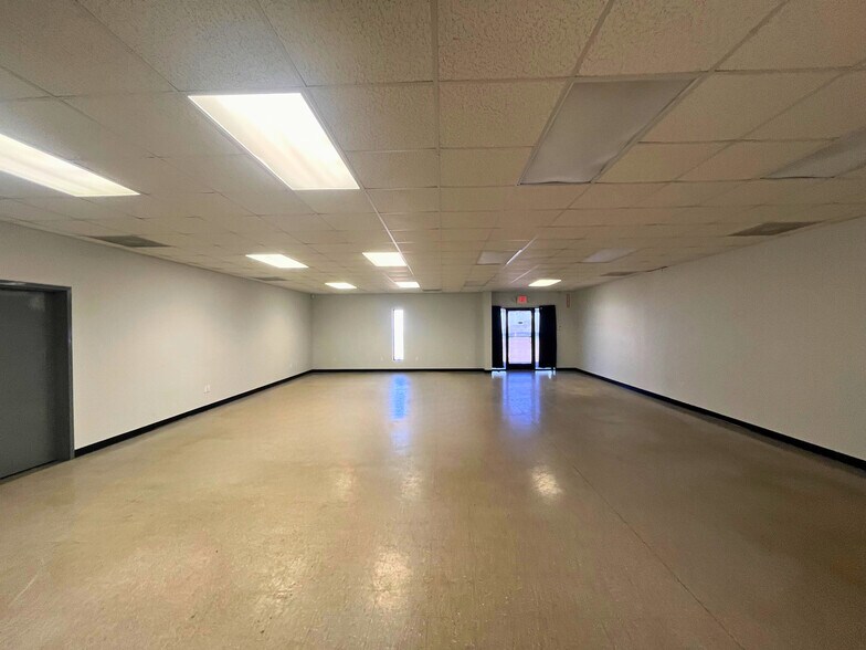 More Photos Of 474 Hampshire Dr, Gaffney Showroom For Lease
