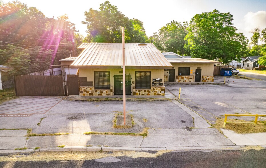 More Photos Of 1006 West Ave, San Antonio Freestanding For Sale