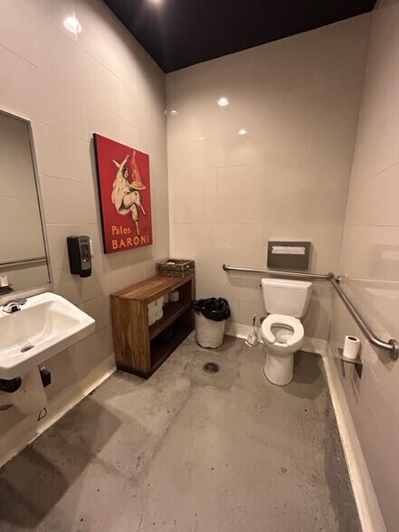 More Photos Of 2861 W Sunset Blvd, Los Angeles Restaurant For Lease