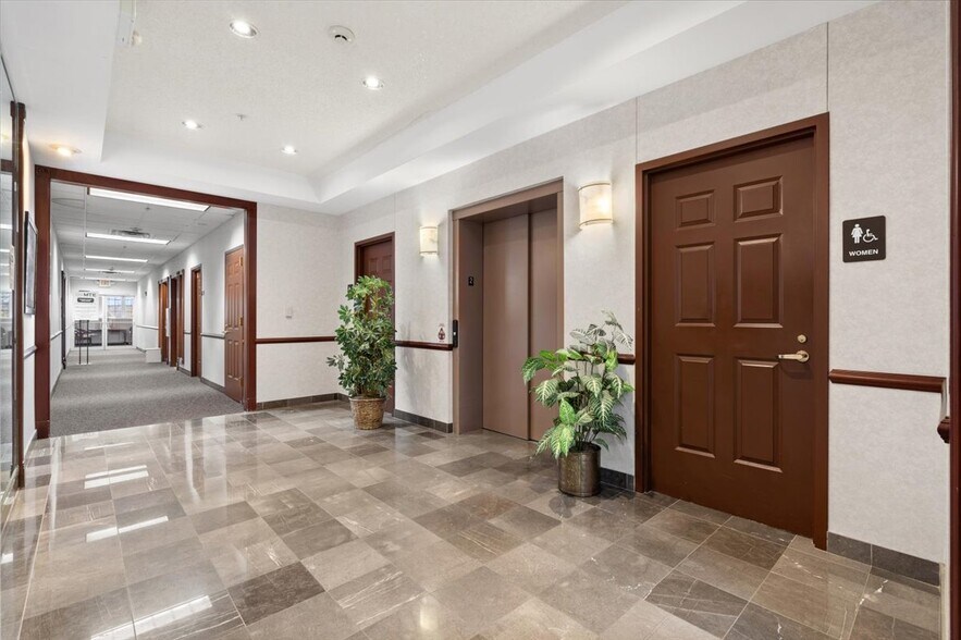 More Photos Of 912 Northwest Hwy, Fox River Grove Medical For Sale