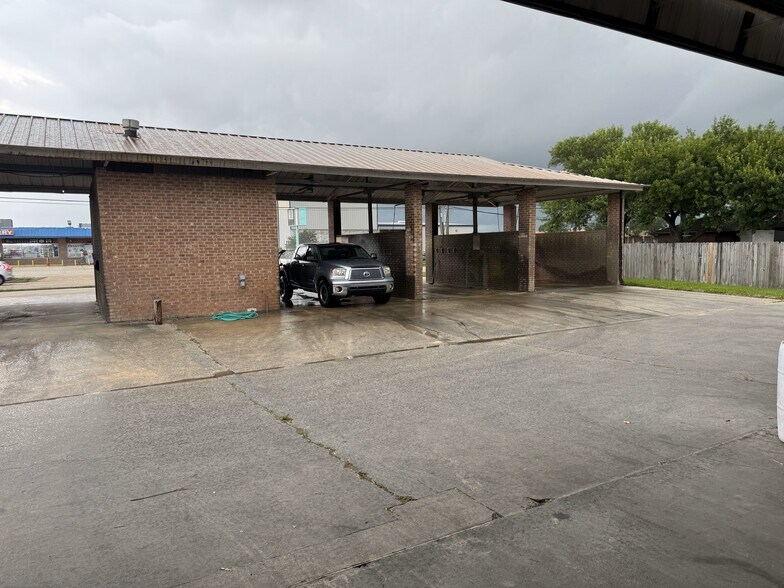 More Photos Of 901 W Pasadena Blvd, Deer Park Carwash For Sale