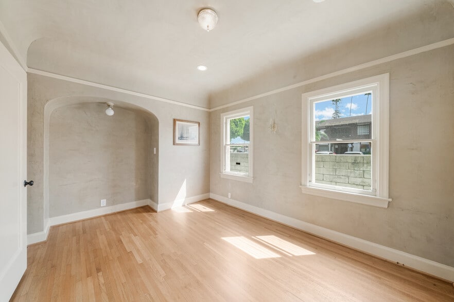 More Photos Of 702-704 E Chapman Ave, Orange Office For Lease