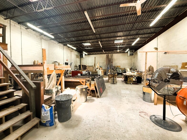 More Photos Of 9115-9125 Bursa Rd, Laurel Warehouse For Lease
