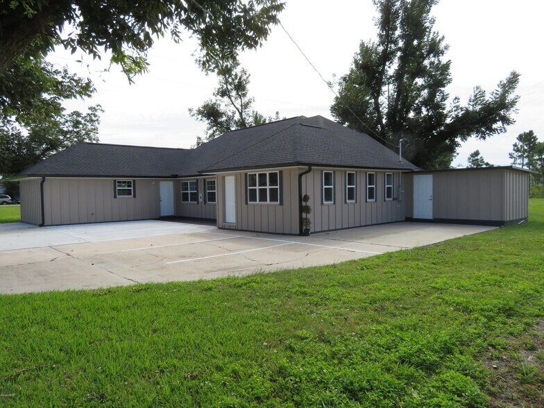 More Photos Of 5618 Lilly St, Panama City Office For Lease